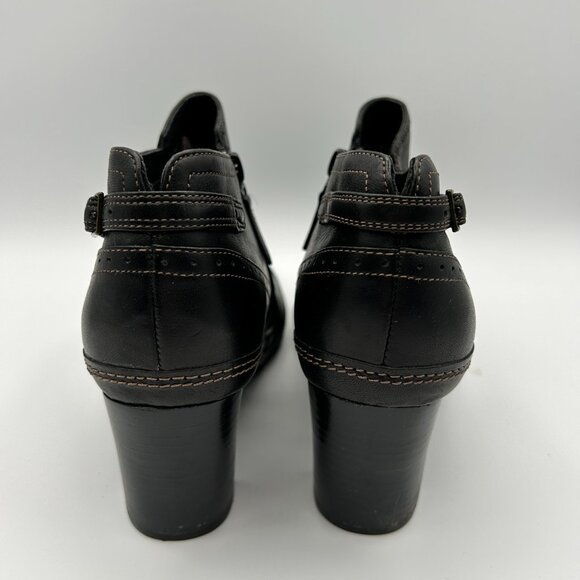 Clarks Artisan Boots 8.5M Black Leather Heeled Low Ankle Booties Cap Toe - Picture 5 of 14